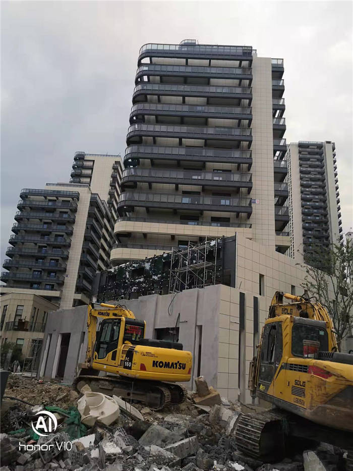 ���̰���