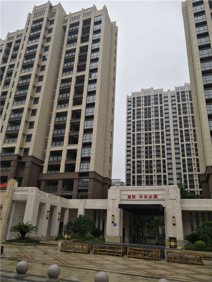 ���̰���