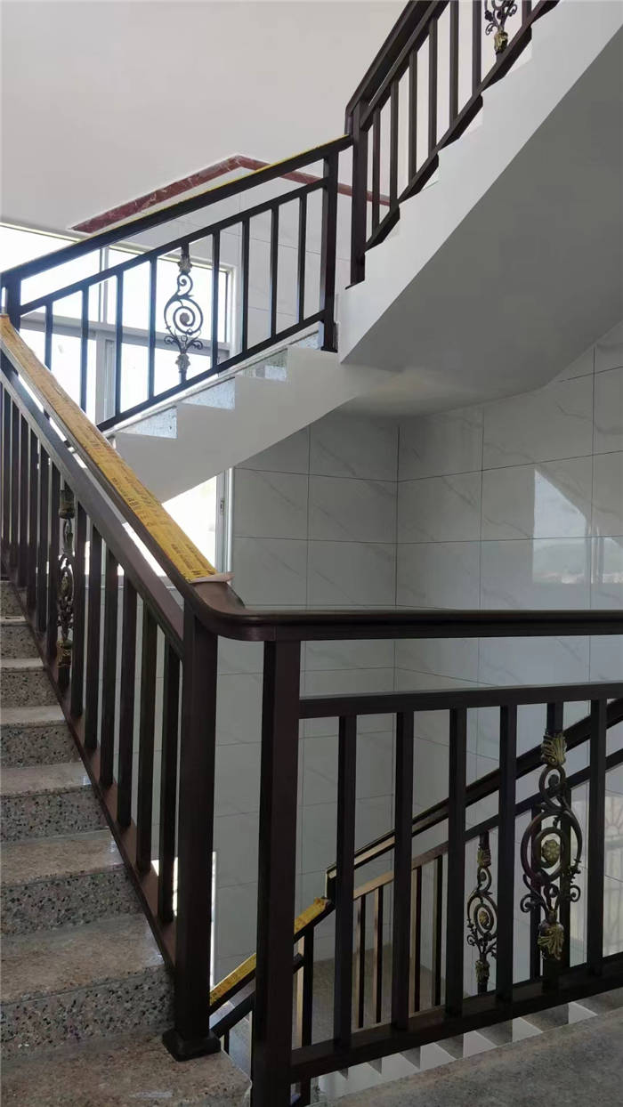 ���ݷ���