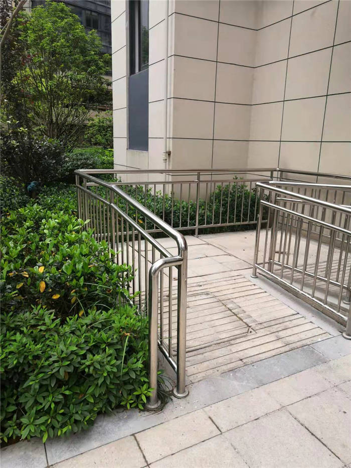 ���ݷ���